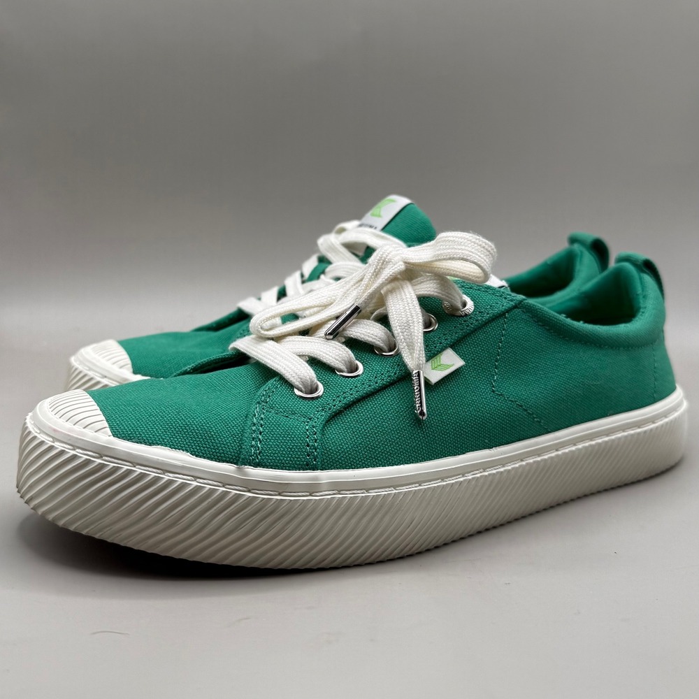 Cariuma OCA Low Sneakers Women 9 Men 7.5 Canvas Lace Up Green